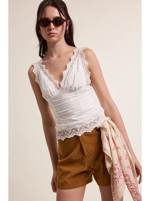  Scallop Shape Floral Lace Top