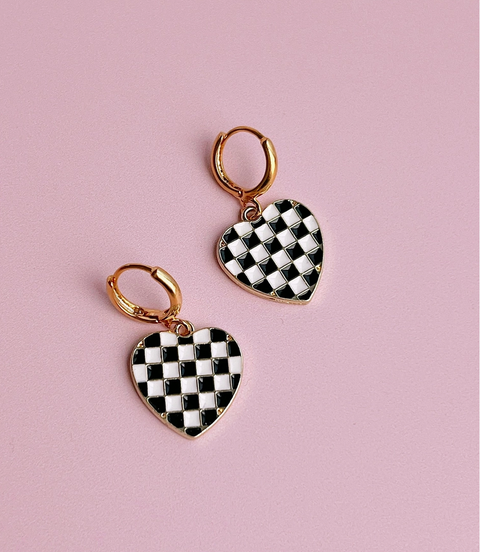  Checkered Heart Huggies