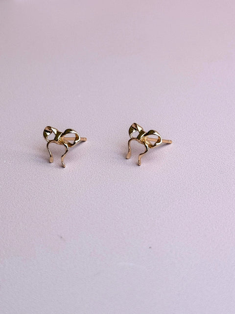  Sweetheart Bow Studs